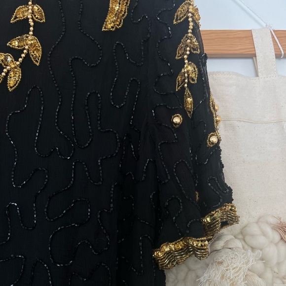 Vintage black and gold short sleeves sequins top - Picture 4 of 5